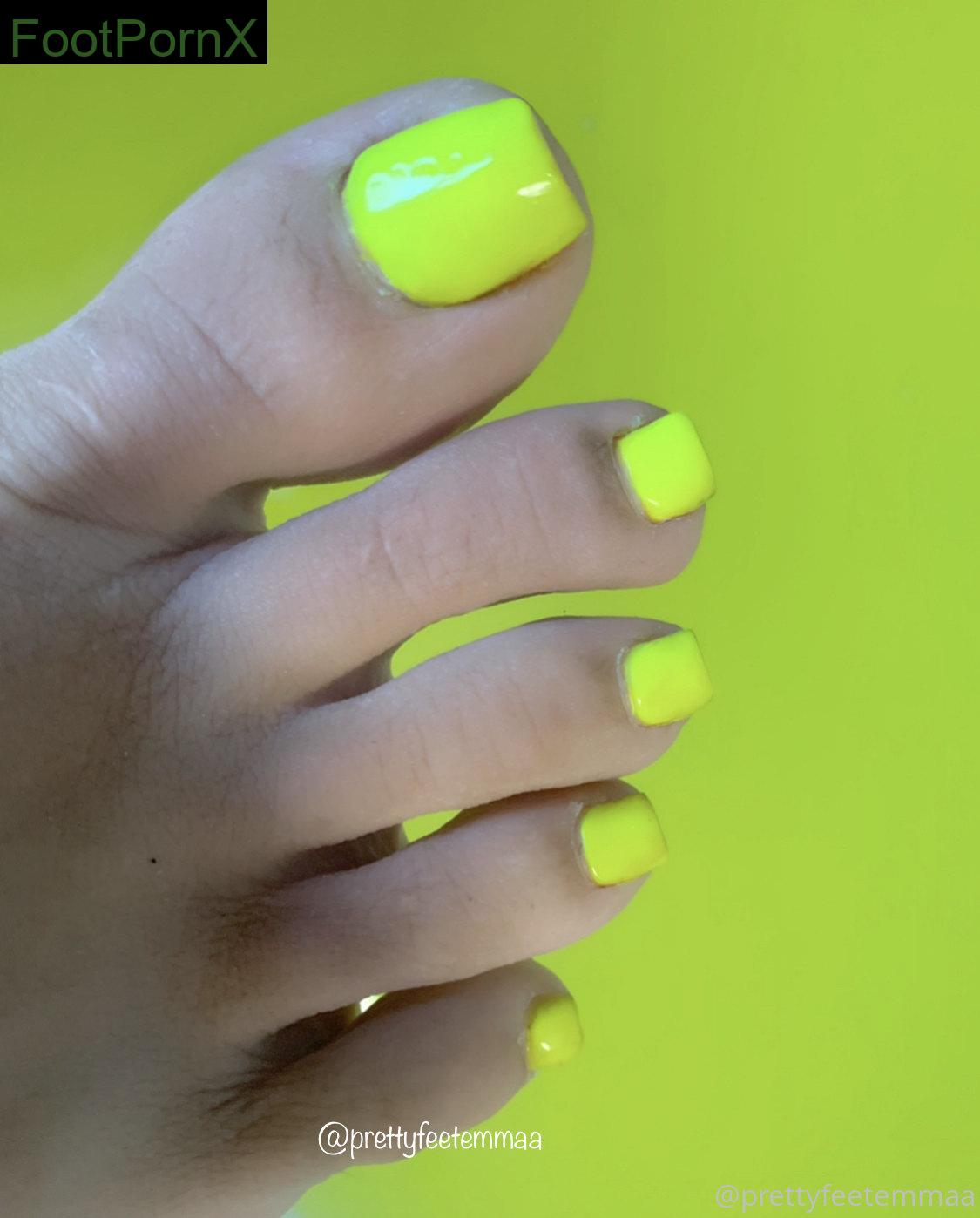 PrettyFeetEmma OF feet photo 2